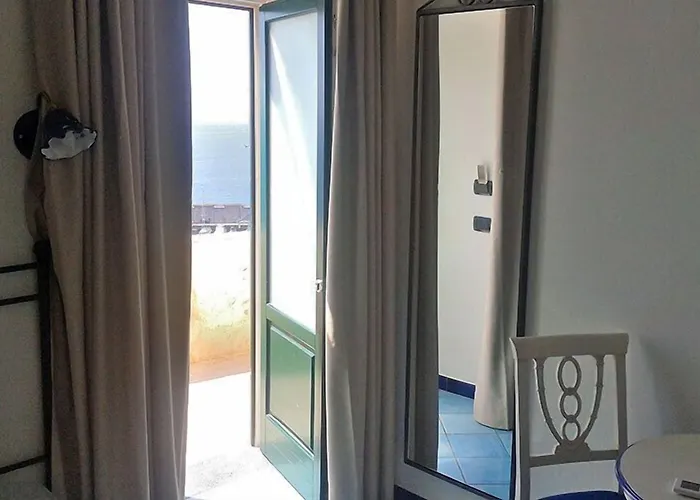 ベッド・アンド・ブレックファスト B＆b イル ポルティチョロ ディ 3*