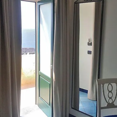 ベッド・アンド・ブレックファスト B＆b イル ポルティチョロ ディ 3*